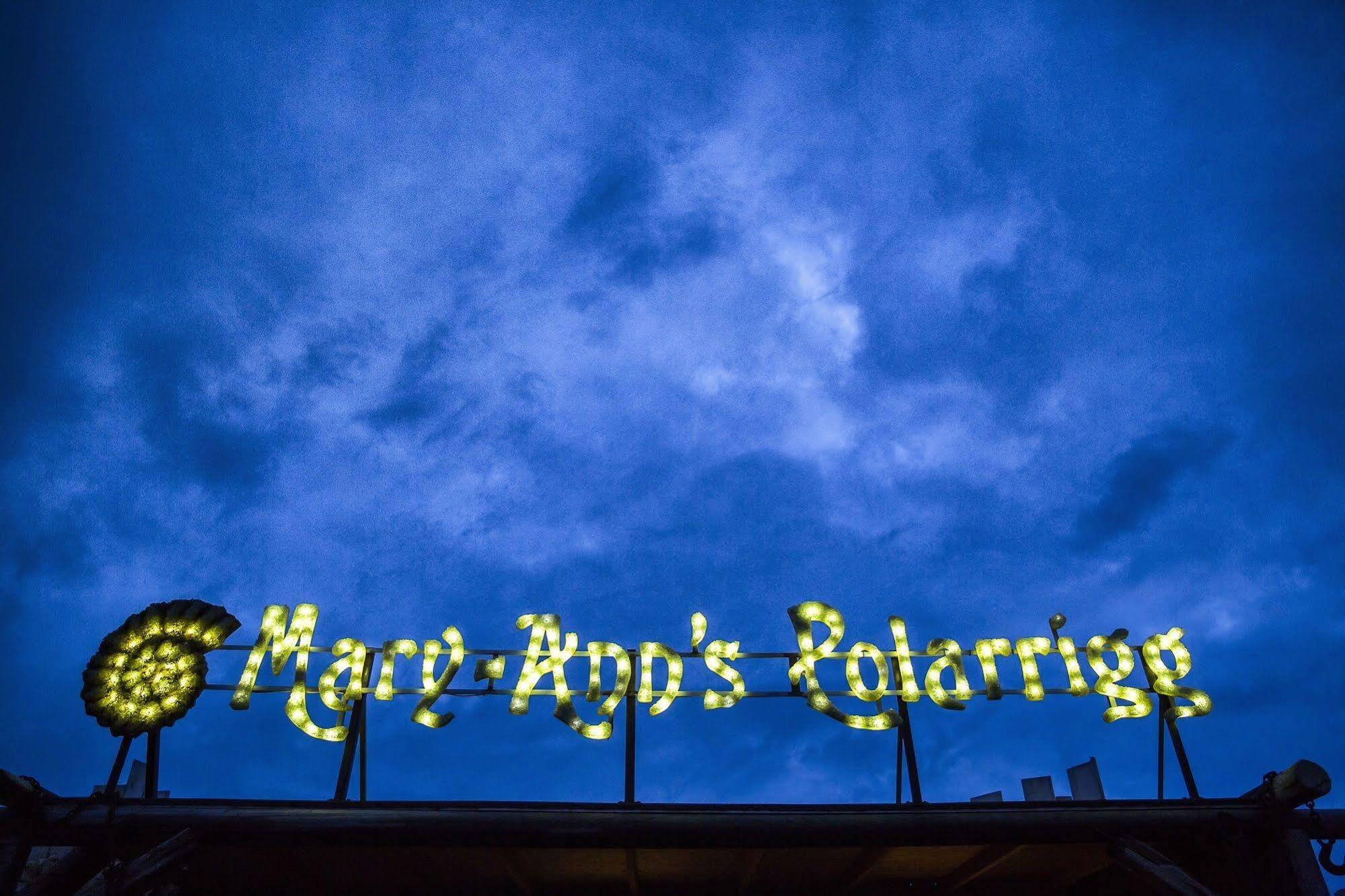 Mary-ann's Polarrigg Longyearbyen