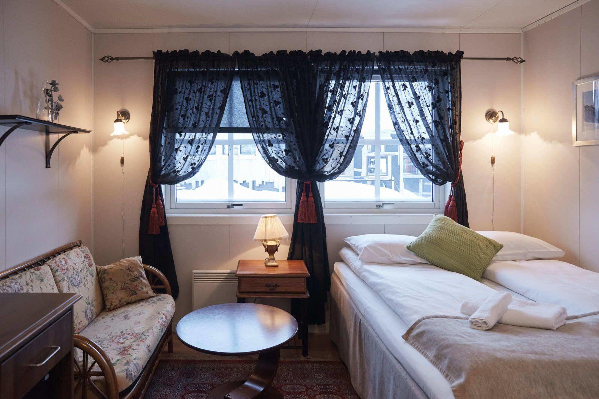 Mary-ann's Polarrigg Hotel Longyearbyen